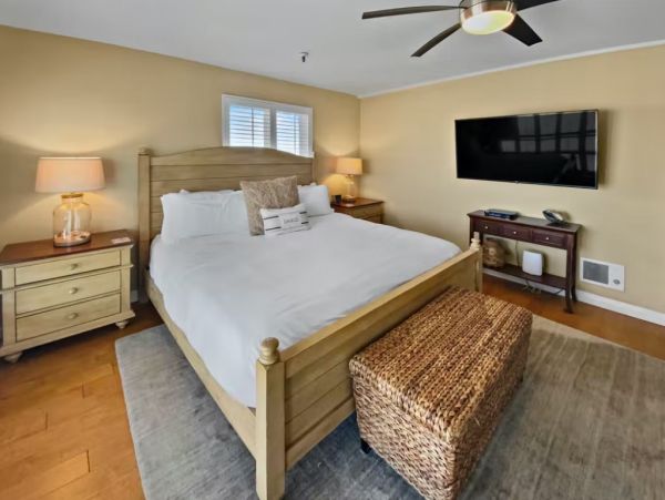 Bayfront Five Bedroom Vacation Penthouse in Mission Beach