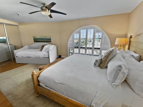 Bayfront Five Bedroom Vacation Penthouse in Mission Beach