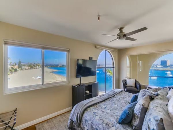 Bayfront Five Bedroom Vacation Penthouse in Mission Beach