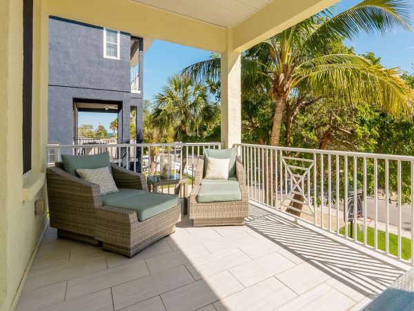 Anna Maria Vacation Pool Home With Four Bedrooms