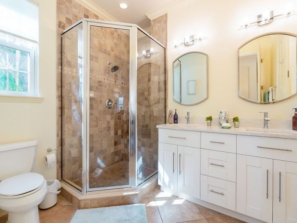 Anna Maria Vacation Pool Home With Four Bedrooms