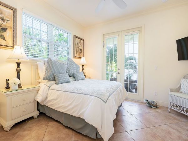 Anna Maria Vacation Pool Home With Four Bedrooms