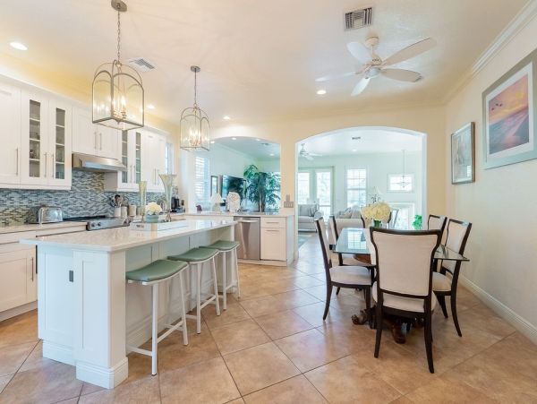 Anna Maria Vacation Pool Home With Four Bedrooms