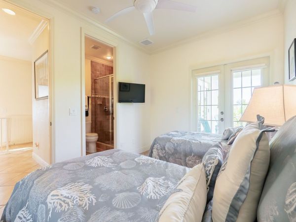 Anna Maria Vacation Pool Home With Four Bedrooms