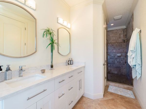 Anna Maria Vacation Pool Home With Four Bedrooms