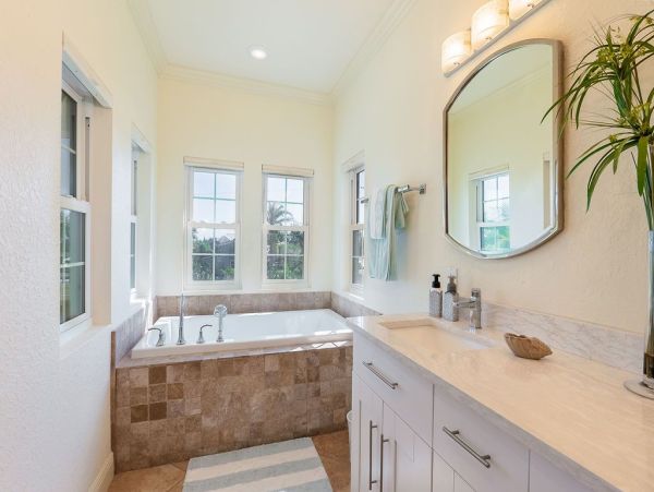 Anna Maria Vacation Pool Home With Four Bedrooms