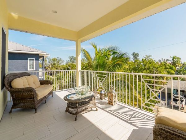 Anna Maria Vacation Pool Home With Four Bedrooms
