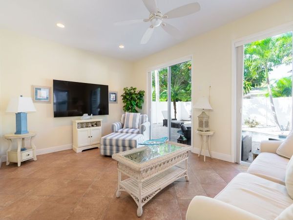 Anna Maria Vacation Pool Home With Four Bedrooms