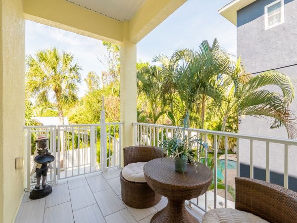 Anna Maria Vacation Pool Home With Four Bedrooms