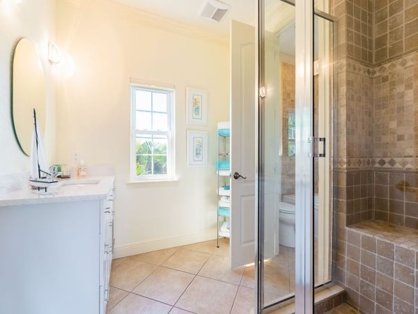 Anna Maria Vacation Pool Home With Four Bedrooms
