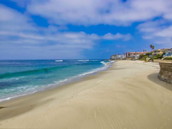 Mission Beach Five Bedroom Rental Condo with Bay Views