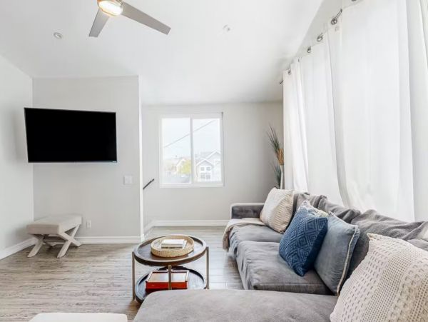 Mission Beach Five Bedroom Rental Condo with Bay Views