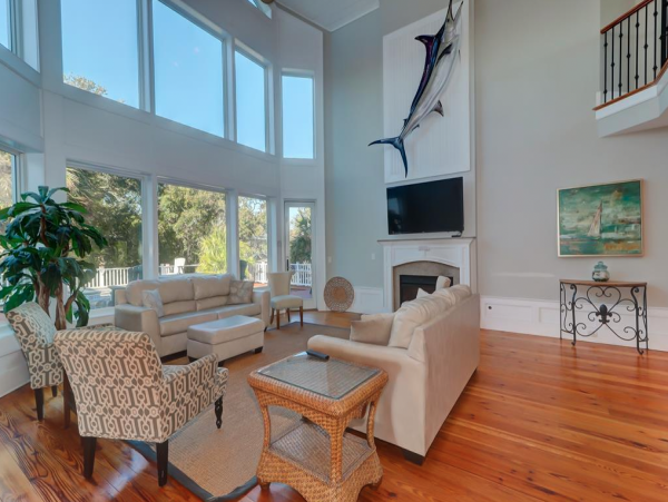 Isle of Palms Luxury Vacation Home Sleeps