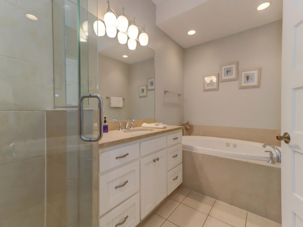 Isle of Palms Luxury Vacation Home Sleeps
