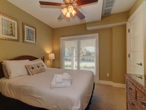 Isle of Palms Luxury Vacation Home Sleeps