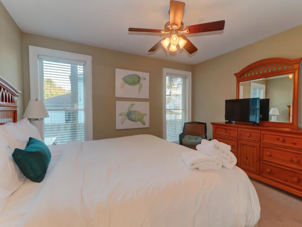 Isle of Palms Luxury Vacation Home Sleeps
