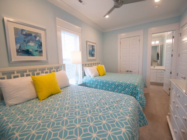 On Beach Vacation Pool Villa 12 Bedroom in Ocean Isle Beach
