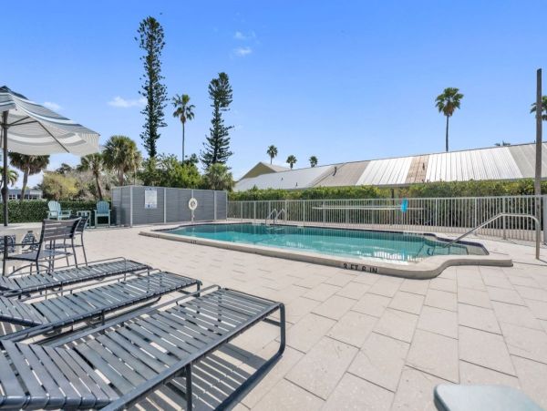 Longboat Key Beachfront Condo - Gulf of Mexico Vacation Rental with Ocean Views