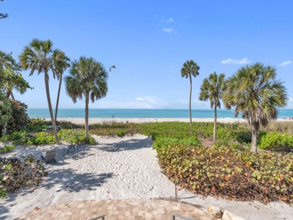 Longboat Key Beachfront Condo - Gulf of Mexico Vacation Rental with Ocean Views