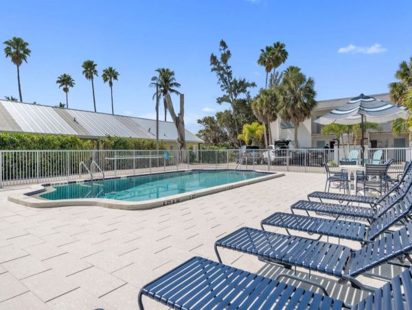 Longboat Key Beachfront Condo - Gulf of Mexico Vacation Rental with Ocean Views