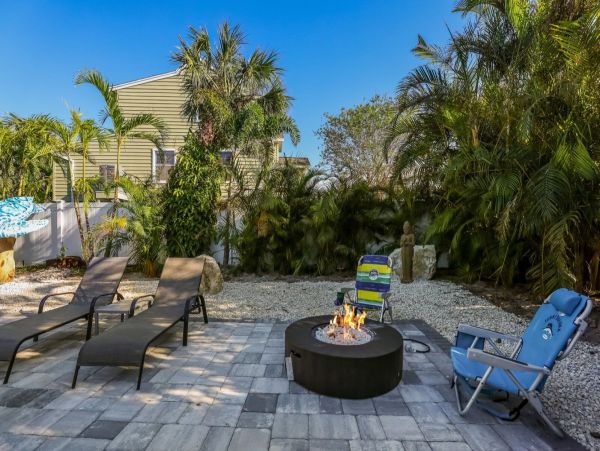 Anna Maria Island Vacation Home Three Bedroom Walk to Beach