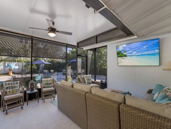 Anna Maria Island Vacation Home Three Bedroom Walk to Beach