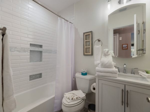 Anna Maria Island Vacation Home Three Bedroom Walk to Beach