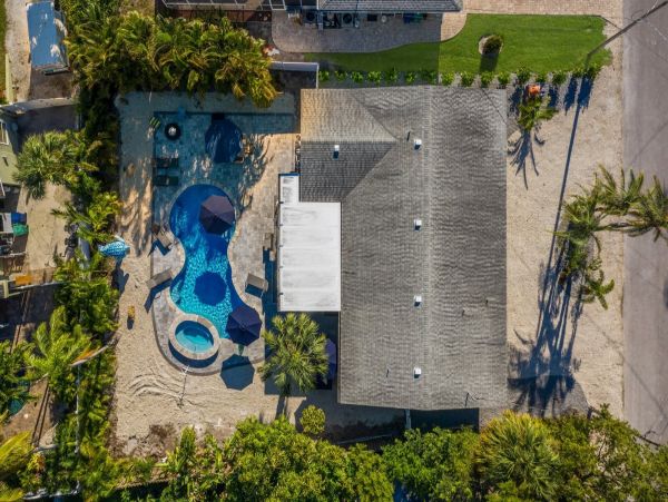 Anna Maria Island Vacation Home Three Bedroom Walk to Beach