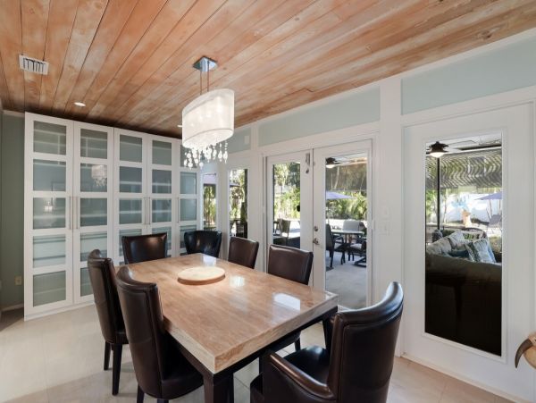 Anna Maria Island Vacation Home Three Bedroom Walk to Beach