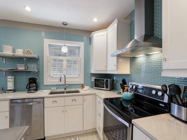 Anna Maria Island Vacation Home Three Bedroom Walk to Beach