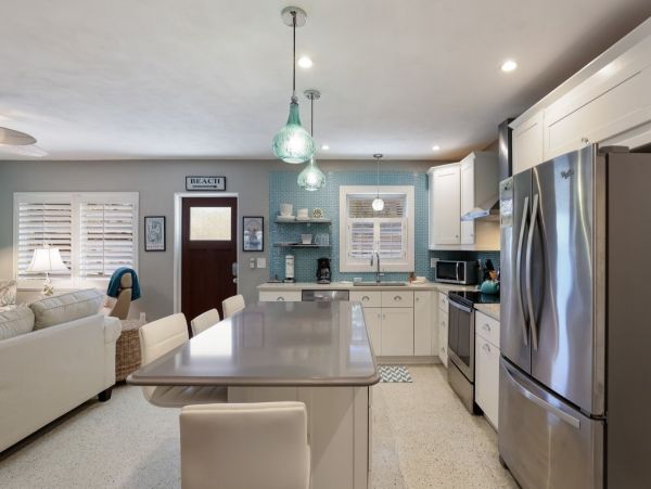 Anna Maria Island Vacation Home Three Bedroom Walk to Beach