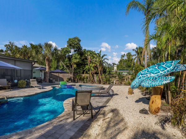 Anna Maria Island Vacation Home Three Bedroom Walk to Beach