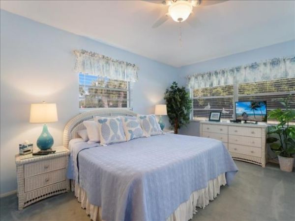Anna Maria Island Holmes Beach Home 1018330