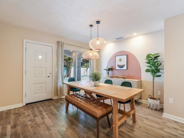 Lovely 3 Bedroom Home Walk to Beach with Private Pool