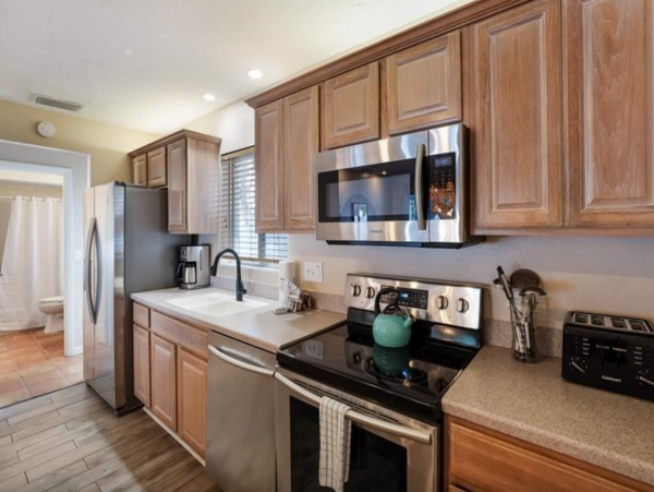 Lovely 3 Bedroom Home Walk to Beach with Private Pool