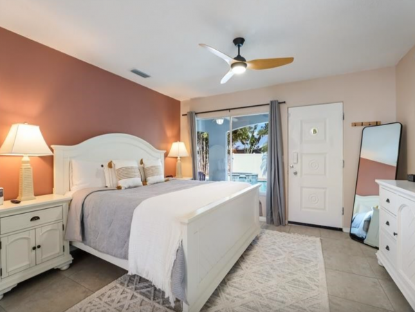 Lovely 3 Bedroom Home Walk to Beach with Private Pool