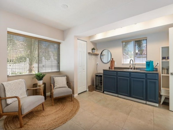 Lovely 3 Bedroom Home Walk to Beach with Private Pool