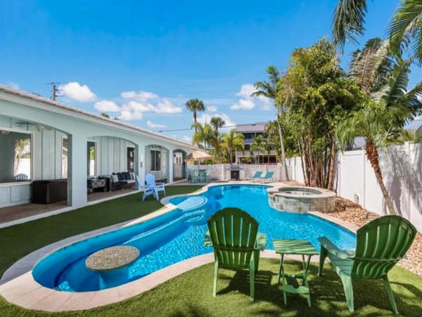 Lovely 3 Bedroom Home Walk to Beach with Private Pool