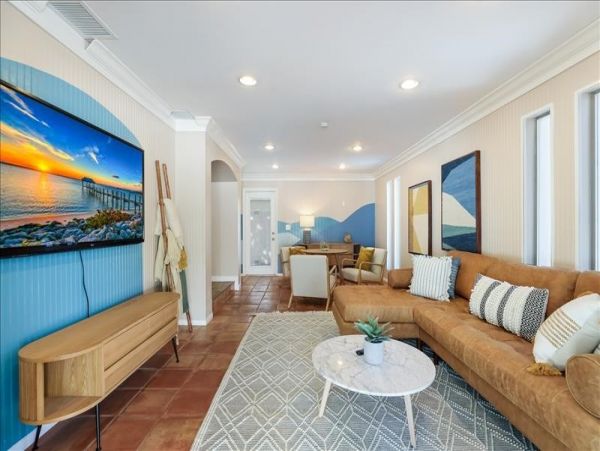 Lovely 3 Bedroom Home Walk to Beach with Private Pool