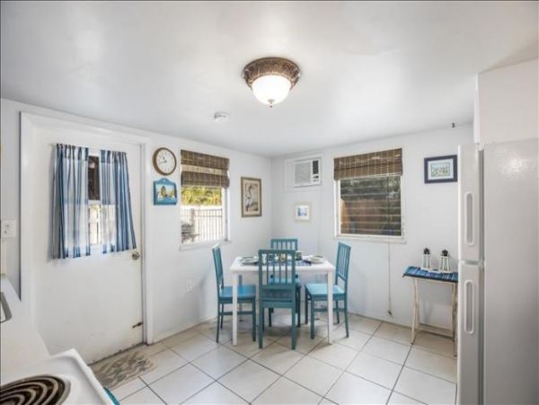 Bradenton Beach Charming Vacation Rental Sleeps 4 Guests