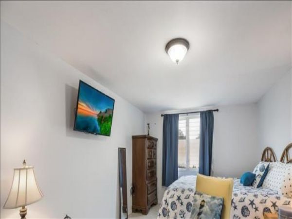 Bradenton Beach Charming Vacation Rental Sleeps 4 Guests