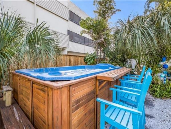 Bradenton Beach Charming Vacation Rental Sleeps 4 Guests