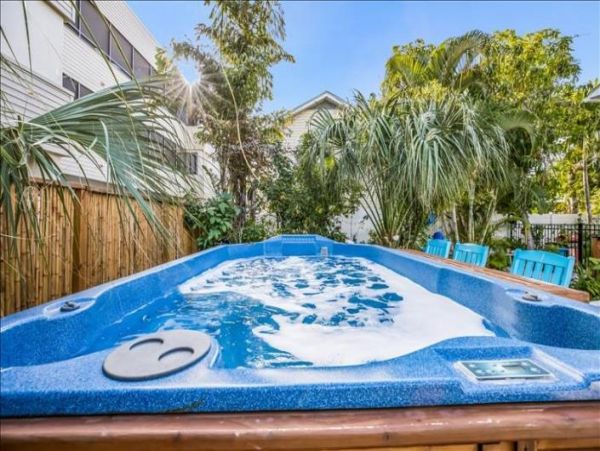 Bradenton Beach Charming Vacation Rental Sleeps 4 Guests