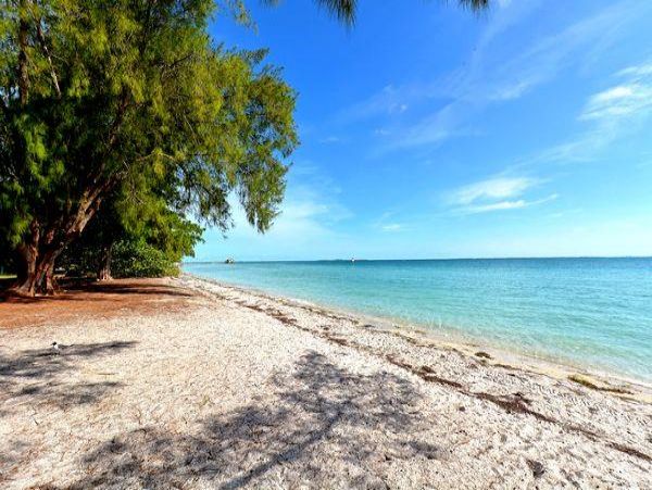 Bayfront Two Bedroom Cottage in Anna Maria