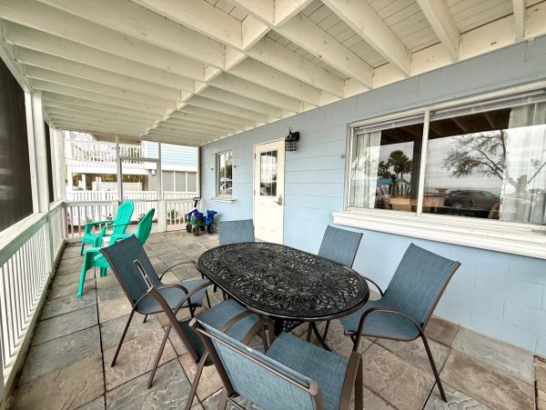 Bayfront Two Bedroom Cottage in Anna Maria