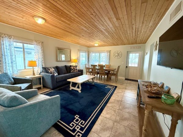 Bayfront Two Bedroom Cottage in Anna Maria