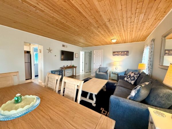 Bayfront Two Bedroom Cottage in Anna Maria