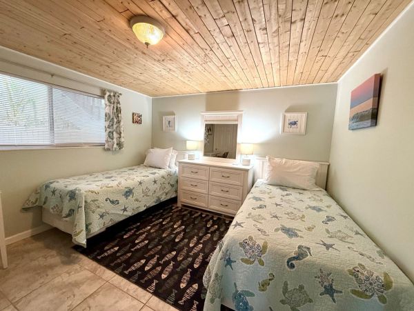 Bayfront Two Bedroom Cottage in Anna Maria