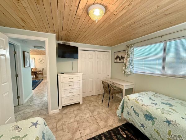 Bayfront Two Bedroom Cottage in Anna Maria
