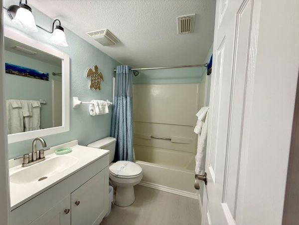 Bayfront Two Bedroom Cottage in Anna Maria